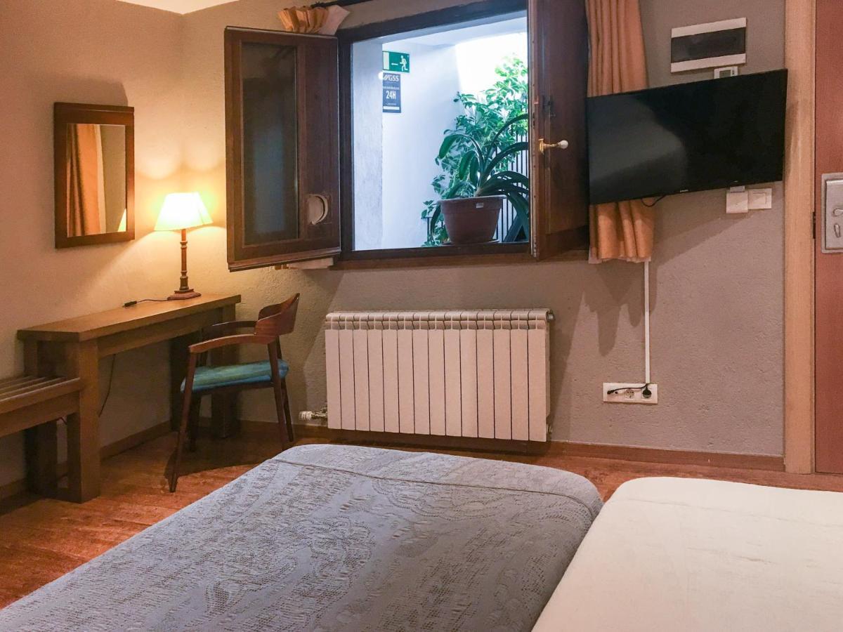Hotel Fonda Merce Llivia Luaran gambar