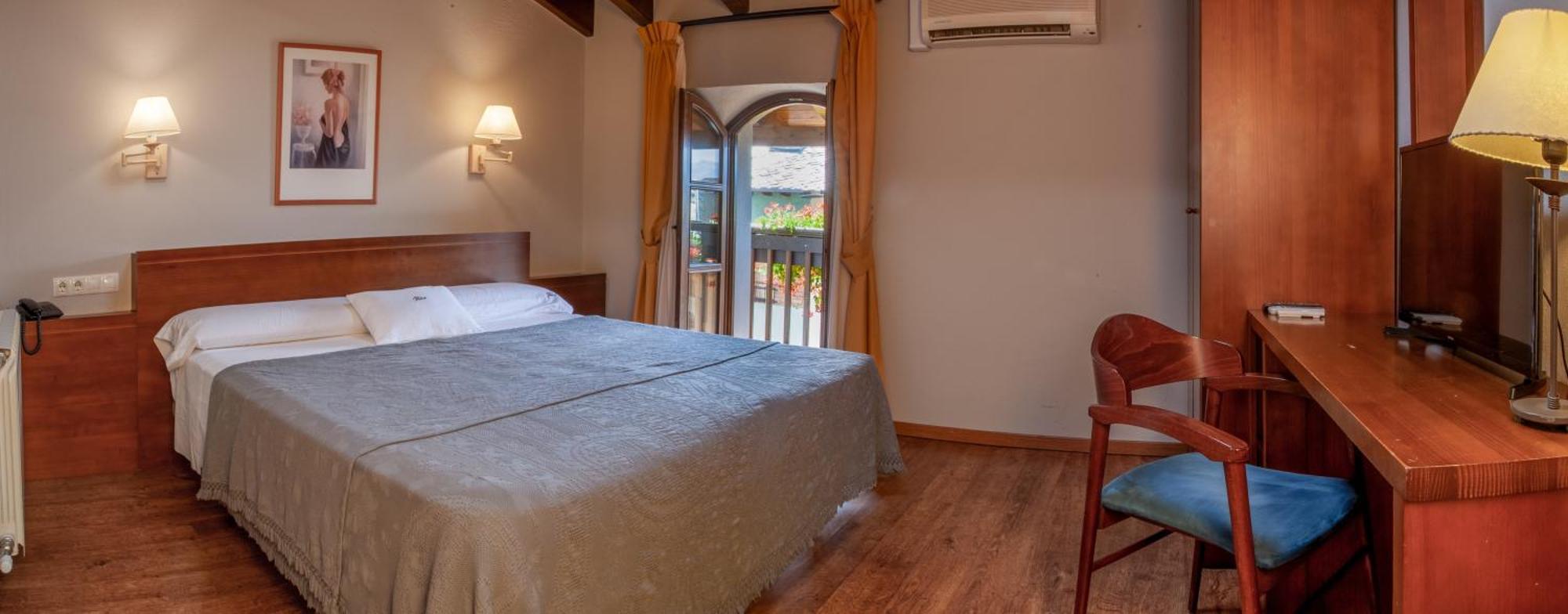Hotel Fonda Merce Llivia Luaran gambar