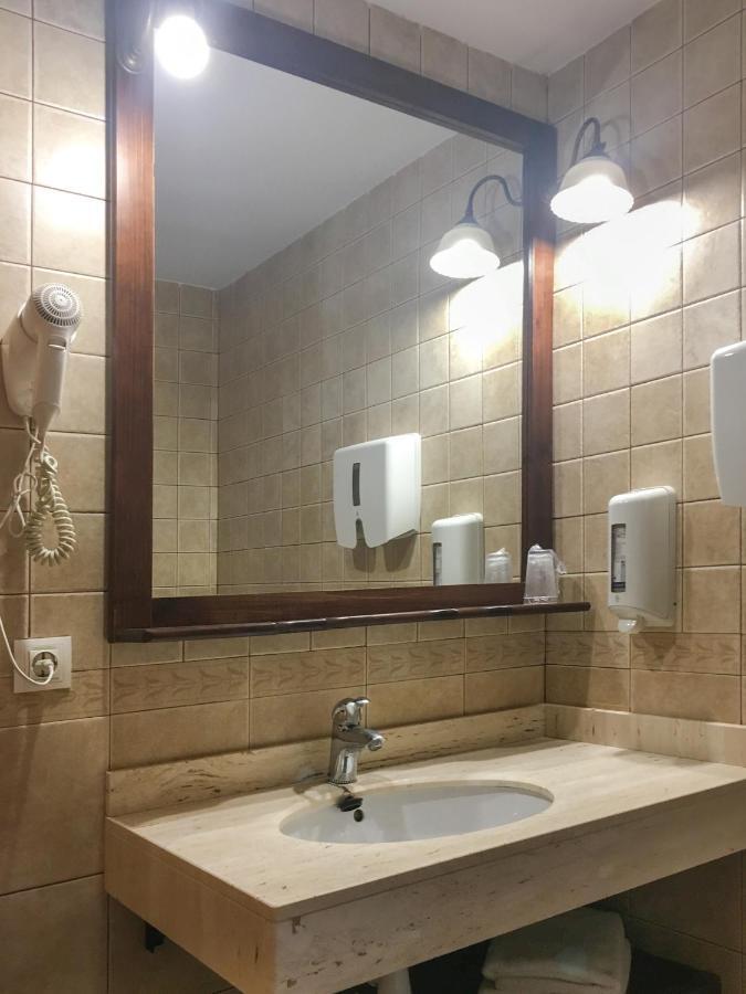 Hotel Fonda Merce Llivia Luaran gambar