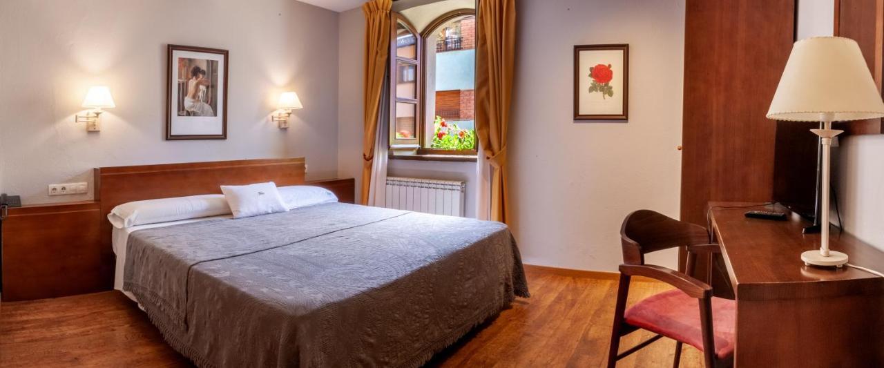 Hotel Fonda Merce Llivia Luaran gambar